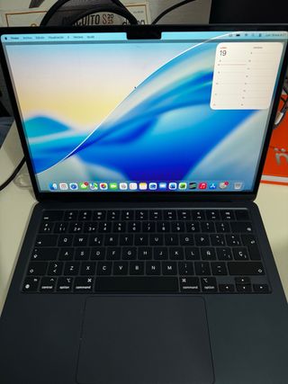 MacBook Air M3 13 2024