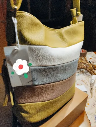 Bolso espectacular nuevo