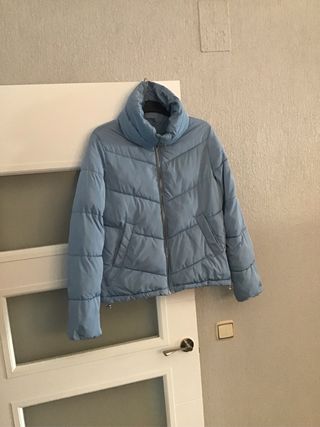 Chaquetón acolchado Stradivarius azul Talla S