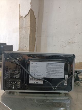 - Cecotec Microondas ProClean 5010. 700 W, Capac