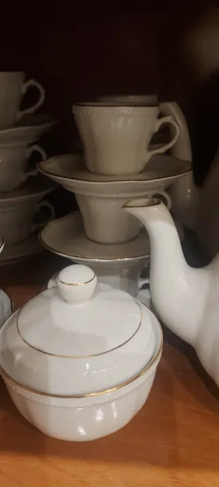 Juego de té porcelana blanco y oro