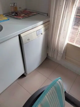 Frigorífico AEG blanco. Lavadora y lavavajillas