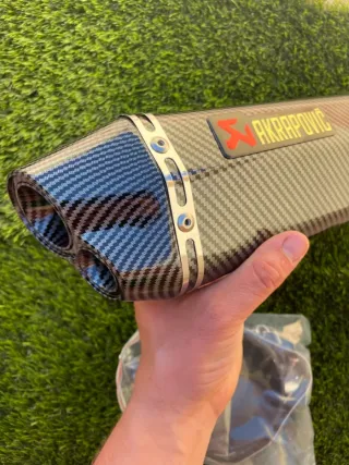 Tubo Escape Akrapovic doble salida