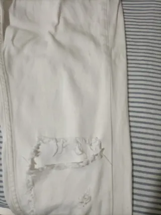 Pantalón vaquero blanco desgastado T.36