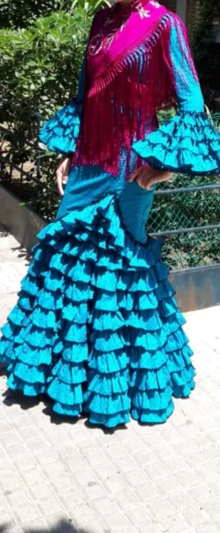Traje de flamenca volantes lunares