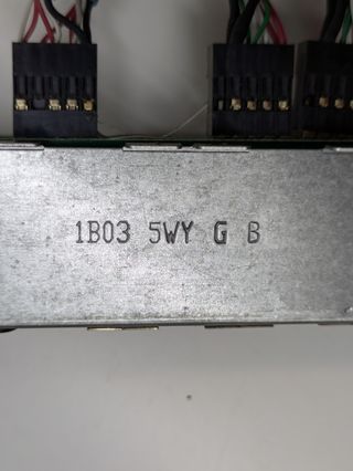 HP Pavilion 1B03 5WY G B Front Panel I/O anteriore