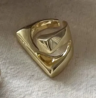 Anillo minimalista de plata bañado en oro
