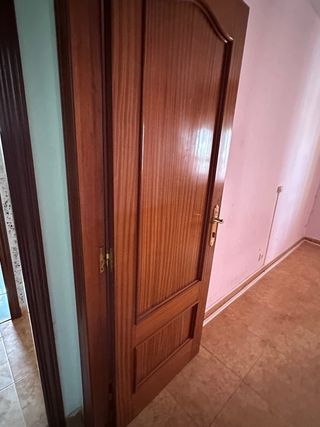 Puerta de madera interior