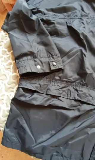 Impermeable azul marino