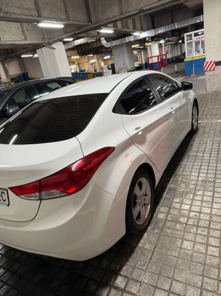 Hyundai Elantra 2012
