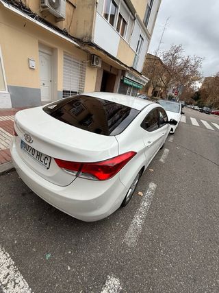 Hyundai Elantra 2012