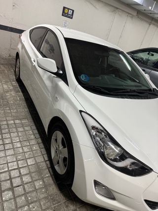 Hyundai Elantra 2012