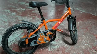 Bicicleta infantil B'TWIN 16 pulgadas.