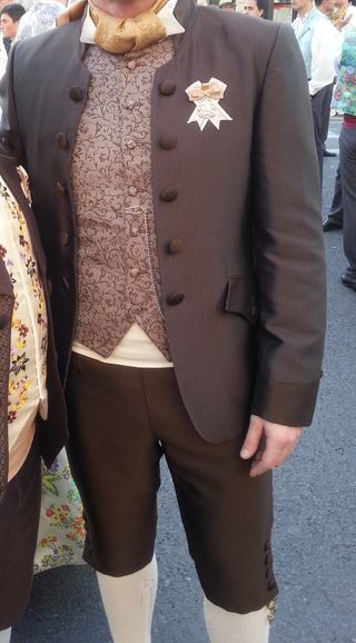 Ropa de fallero adulto