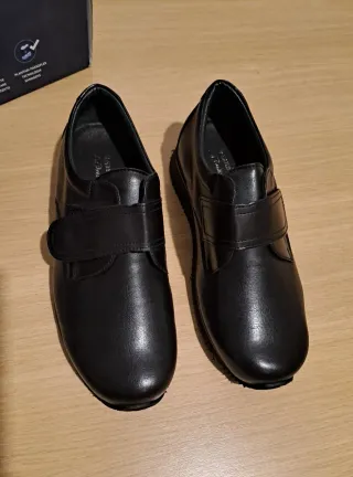 Scarpe uomo nere con velcro