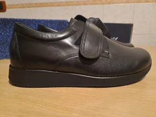 Scarpe uomo nere con velcro
