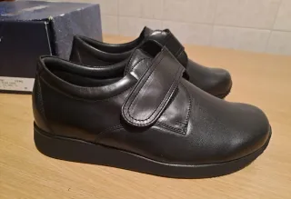 Scarpe uomo nere con velcro
