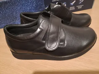 Scarpe uomo nere con velcro