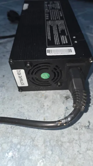 Cargador Patinete Eléctrico 126V