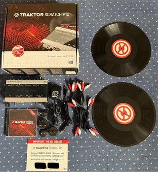 Traktor Audio 10 + Vinilos Timecode + CDs