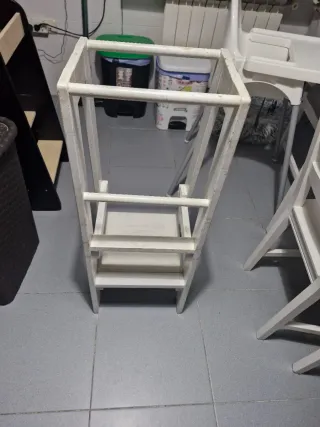 Trona de aprendizaje blanca