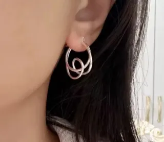 Pendientes Aro Plata Diseño Entrelazado
