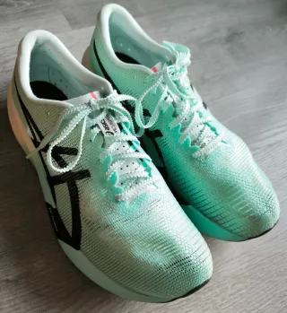 ASICS Metaspeed Edge Paris - Excelente estado