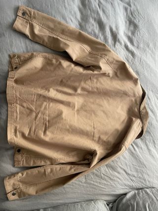 Cazadora Pull&Bear cuello pana beige