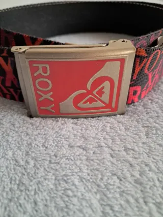 Cinturón Roxy Multicolor con Hebilla Roja