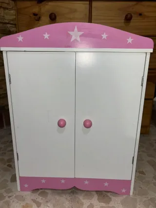Armario para muñecas