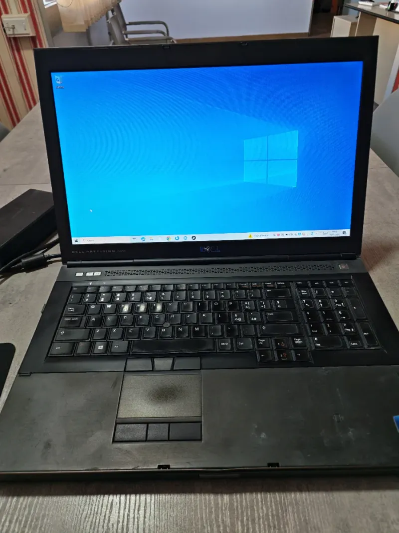 Estación de trabajo Dell Precision M6700