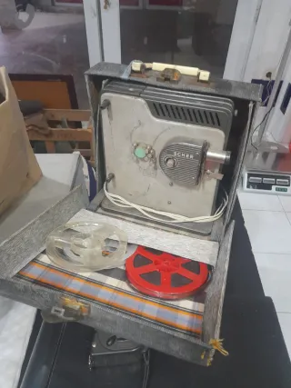 Proyector de cine antiguo Scher