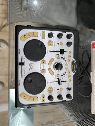 Controlador DJ Hercules MP3