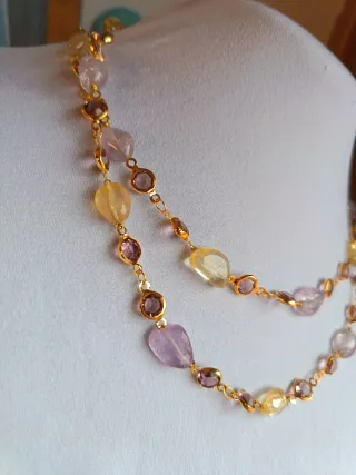 Collana con cristalli, quarzo lilla e giallo