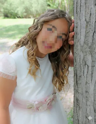 Vestido de comunión blanco roto y rosa