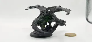 Figura 3D de resina dragón azul DnD sin pintar