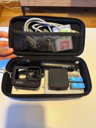GoPro Hero 9 Black + 3 Baterías y accesorios.