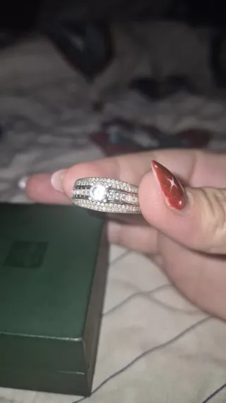 Anillo de plata con circonitas