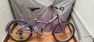 Bicicleta infantil morada 4-7 años