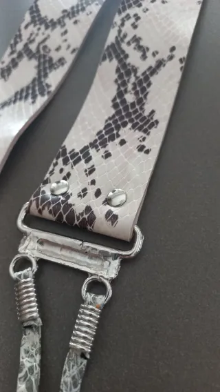 Cintura animalier con fibbia