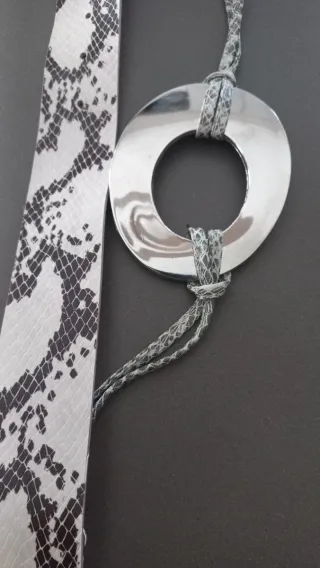 Cintura animalier con fibbia