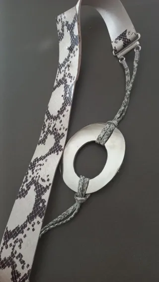 Cintura animalier con fibbia