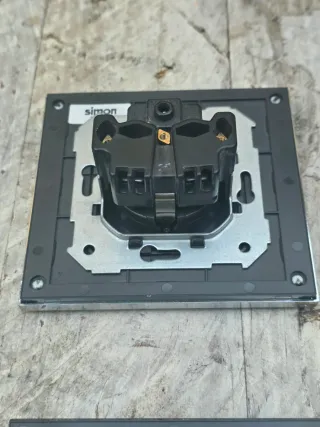 Mecanismos Enchufe Simón 82 Nature