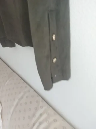 Blusa verde militar manga larga