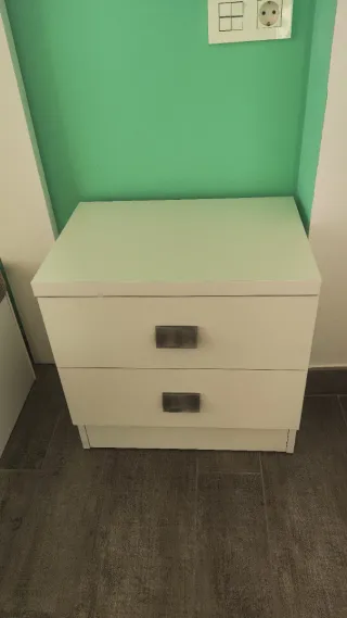 Dormitorio juvenil blanco canapé , mesita,cabecero