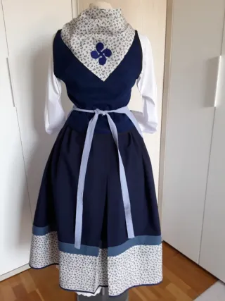 TRAJE NESKA-BASERRITARRA" 150 EUROS "