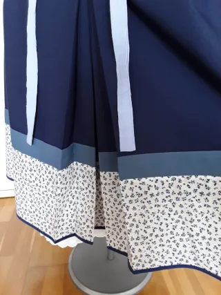 TRAJE NESKA-BASERRITARRA" 150 EUROS "