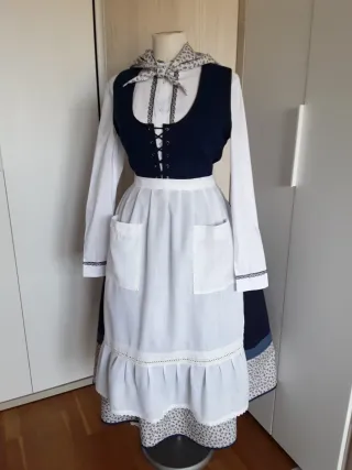 TRAJE NESKA-BASERRITARRA" 150 EUROS "