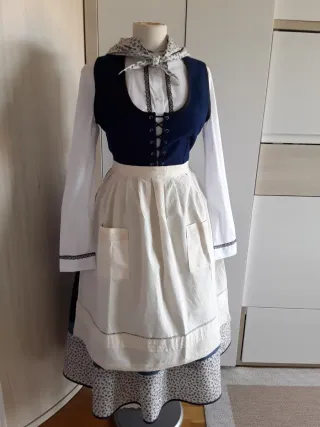 TRAJE NESKA-BASERRITARRA" 150 EUROS "