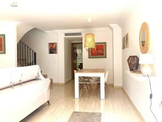 Casa adosada en alquiler en La Cañada en Paterna